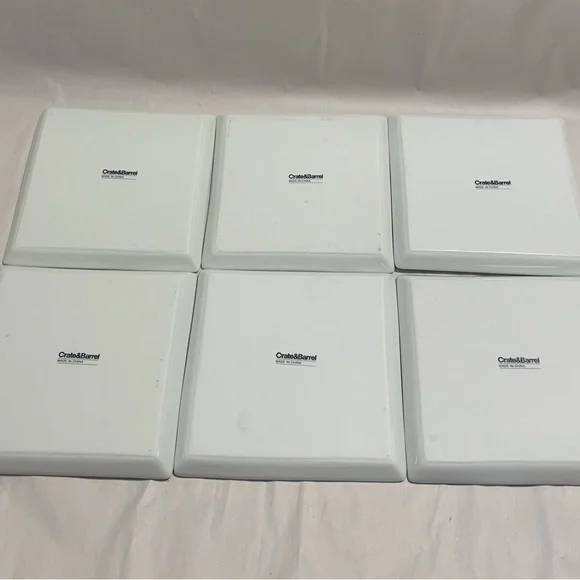 Crate&Barrel REINDEER Holiday Appetizer Dessert Plates. Discontinued. EUC - Picture 3 of 6